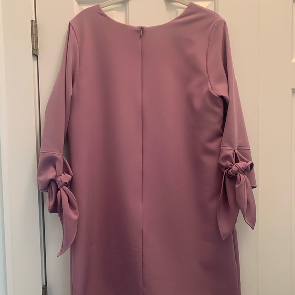 ASKARI Shift Dress - Picture 2 of 3